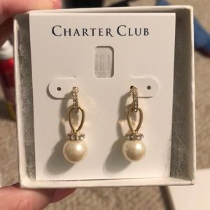 Gold pearl drop earrings
